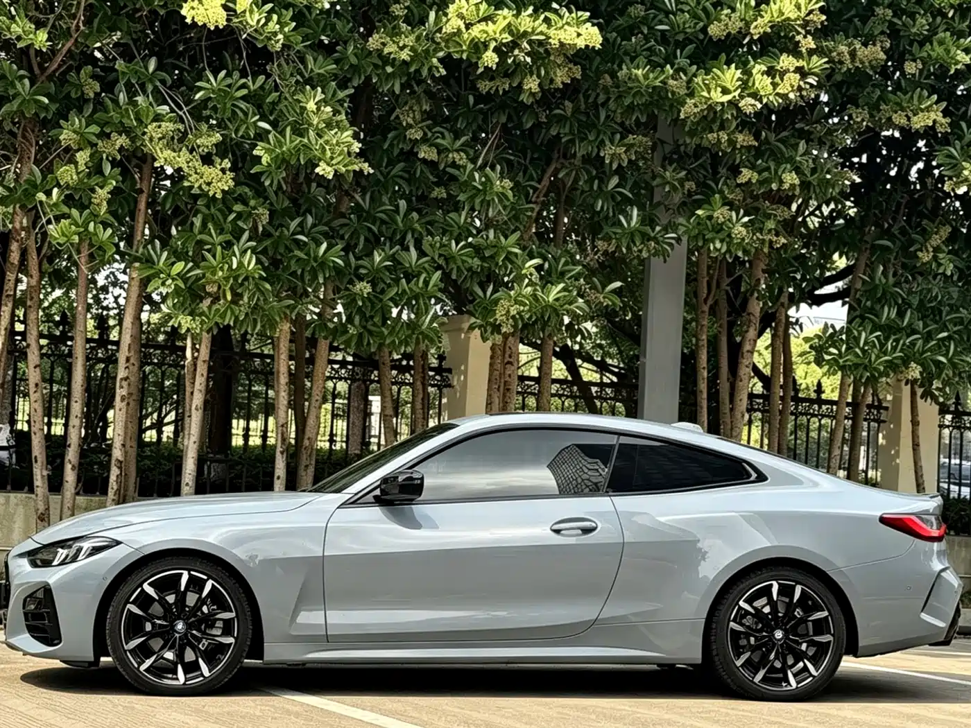 BMW 4 Series 2024 430i M Sport Shadow Edition фото 15