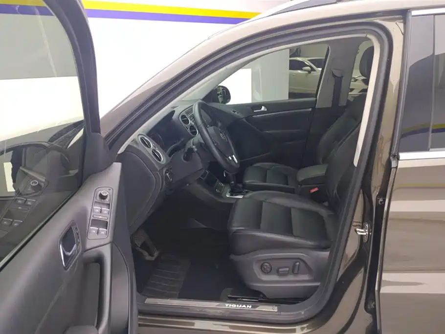 Volkswagen Tiguan 2015 1.8TSI Automatic 4WD Highline фото 9