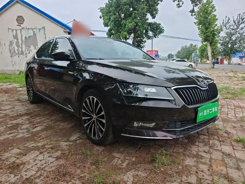 Photo 4 - Škoda Superb
