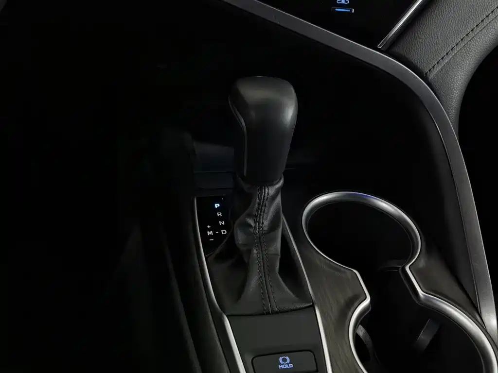 Toyota Camry 2021 2.0G Luxury Edition фото 13