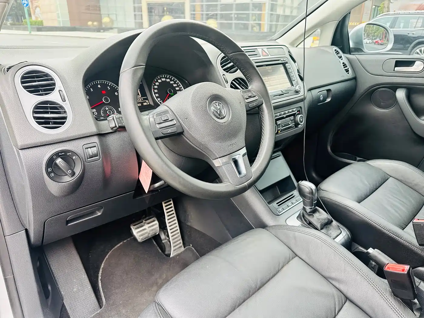 Volkswagen Golf (Import) 2011 1.4TSI Cross Golf фото 19
