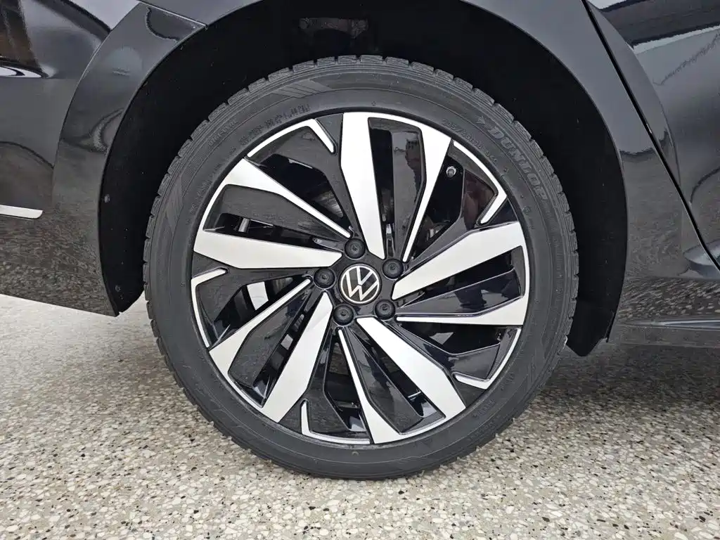 Photo 15 - Volkswagen Passat