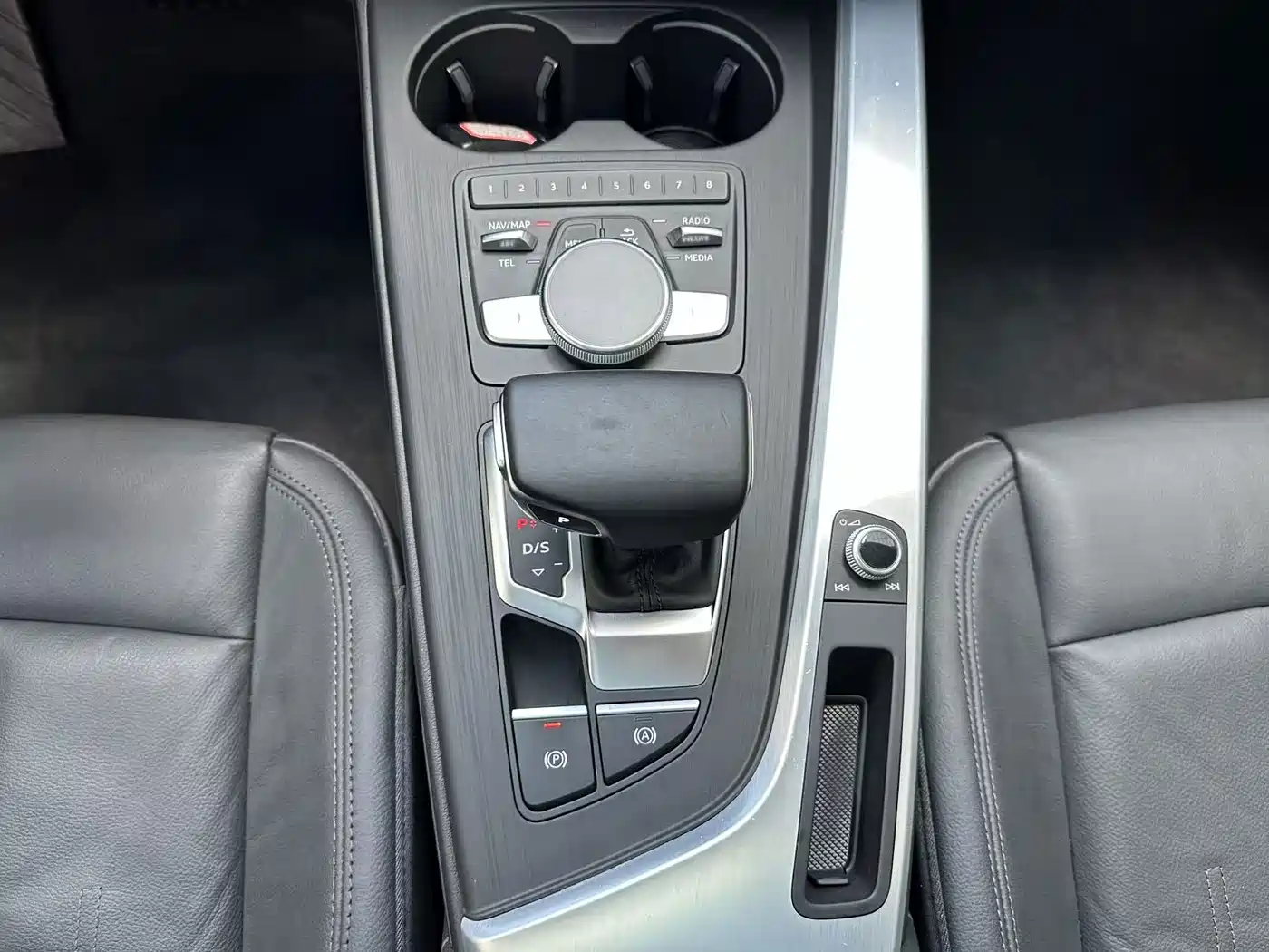 Photo 14 - Audi A4L