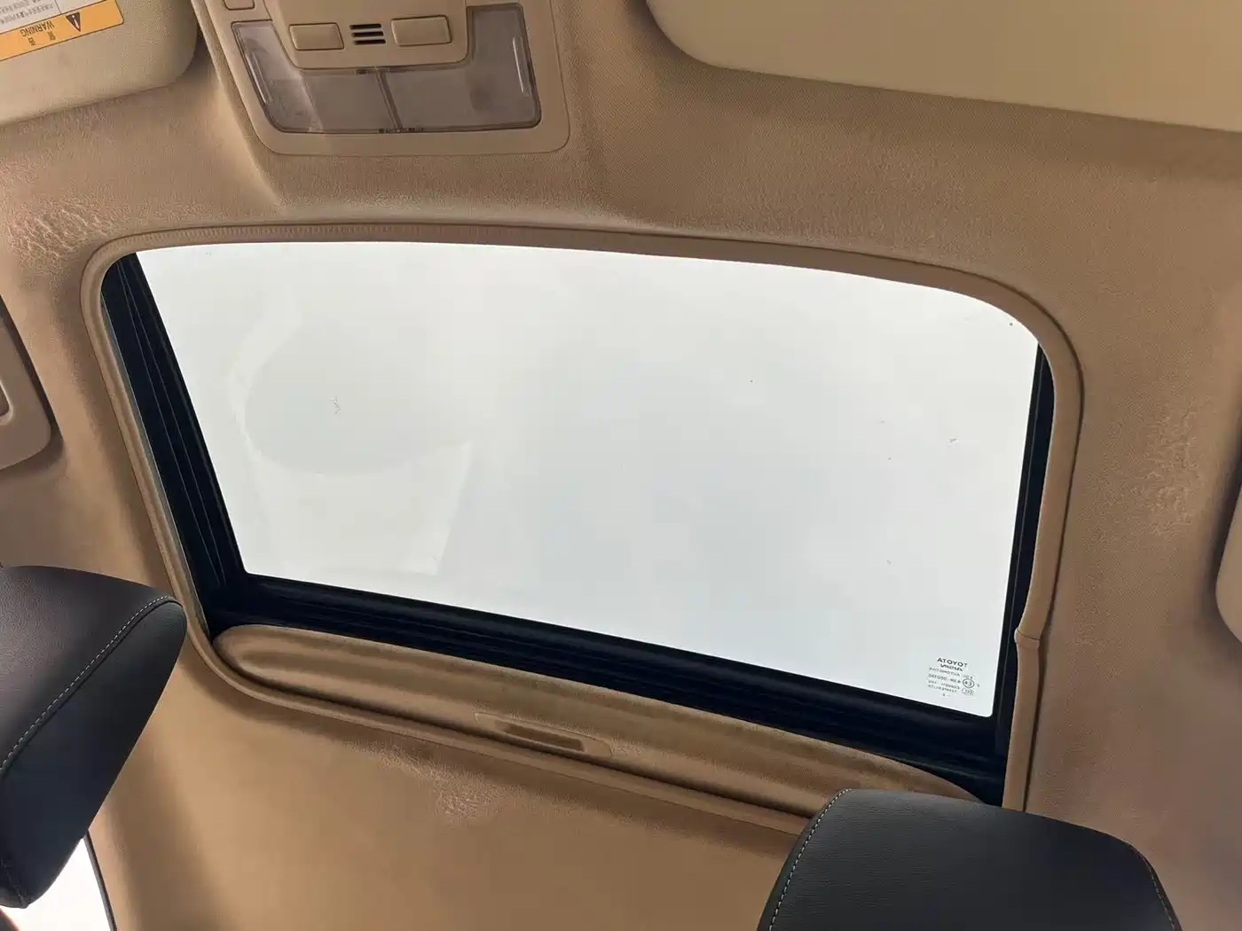 Toyota Corolla 2014 1.6L Manual GL-i Leather Edition фото 9