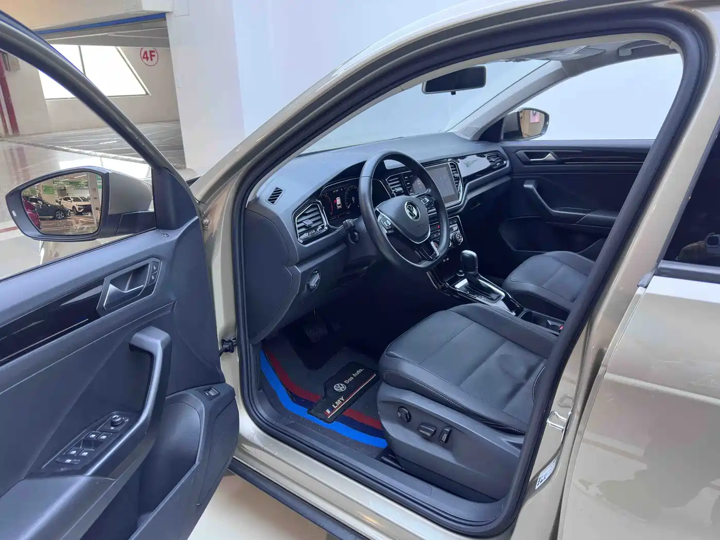 VOLKSWAGEN T ROC EXPLORING SONGS