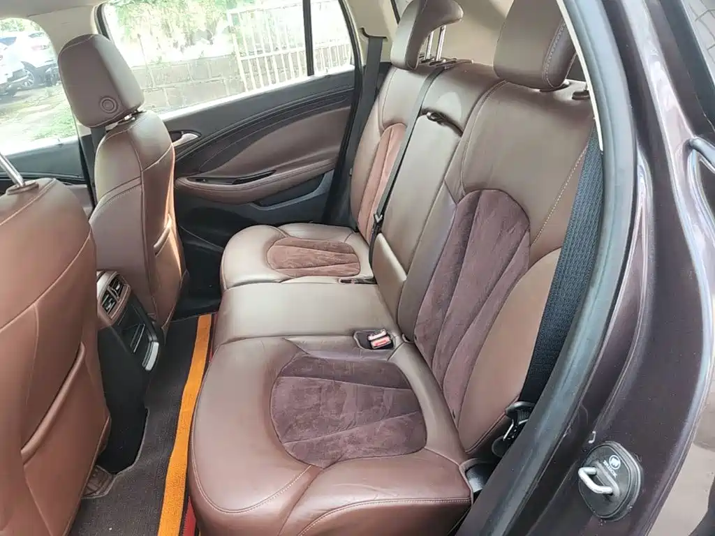 Photo 17 - Buick Envision Plus