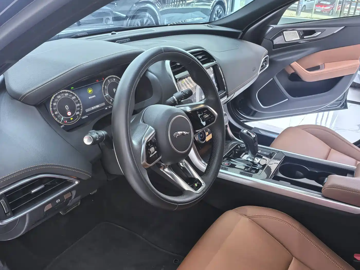 Jaguar XEL 2024 2024 Model 2.0T 250PS R-DYNAMIC S Gloss Black Sport Edition