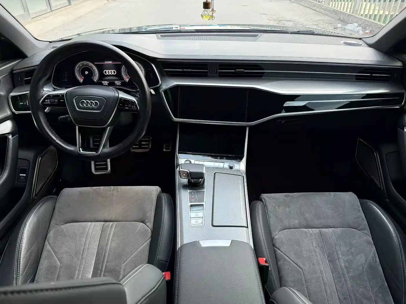 Audi A6L 2024 40 TFSI Luxury Dynamic фото 8