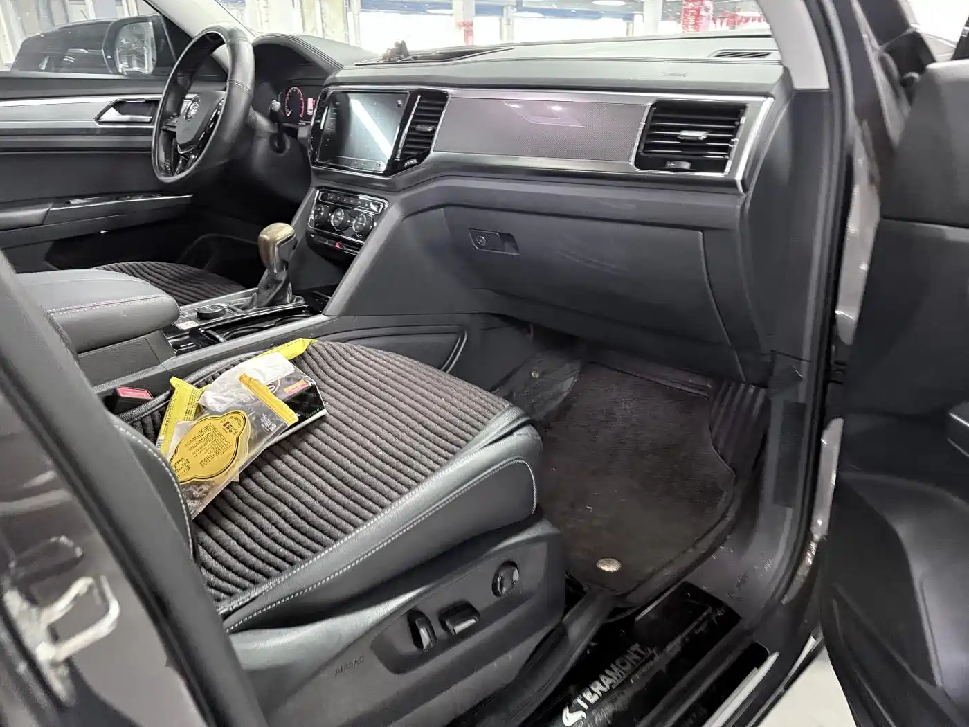 Volkswagen Teramont 2019 380TSI 4WD Luxury Edition China VI фото 16
