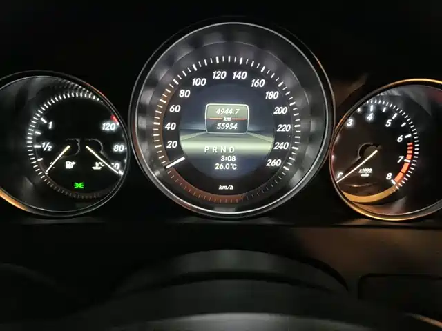 Mercedes-Benz C-Class 2013 Model C 180 CGI Classic — фото 4