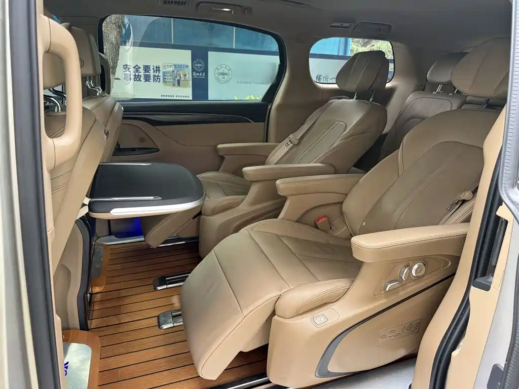 Buick GL8 2021 ES Landlord 653T Flagship фото 21