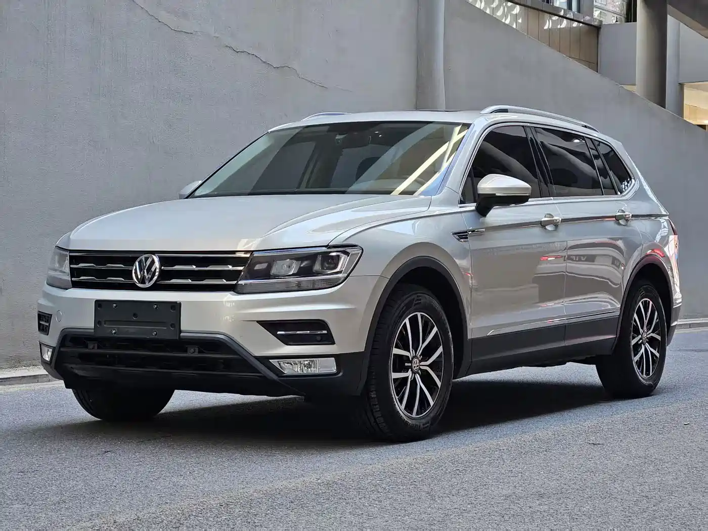 Volkswagen Tiguan L 2017 330TSI Automatic 2WD Luxury Edition