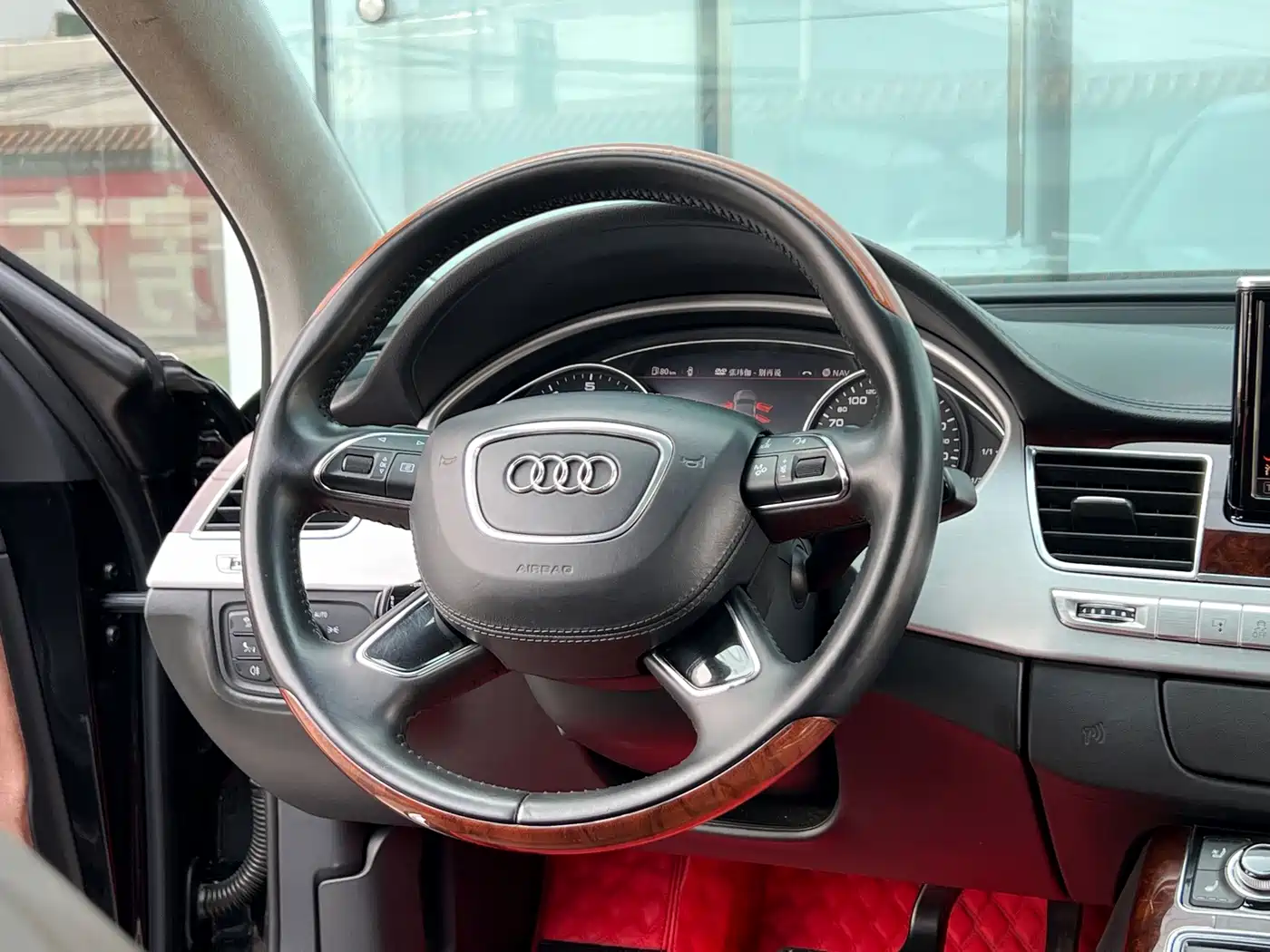 Фото 14 - Audi A8
