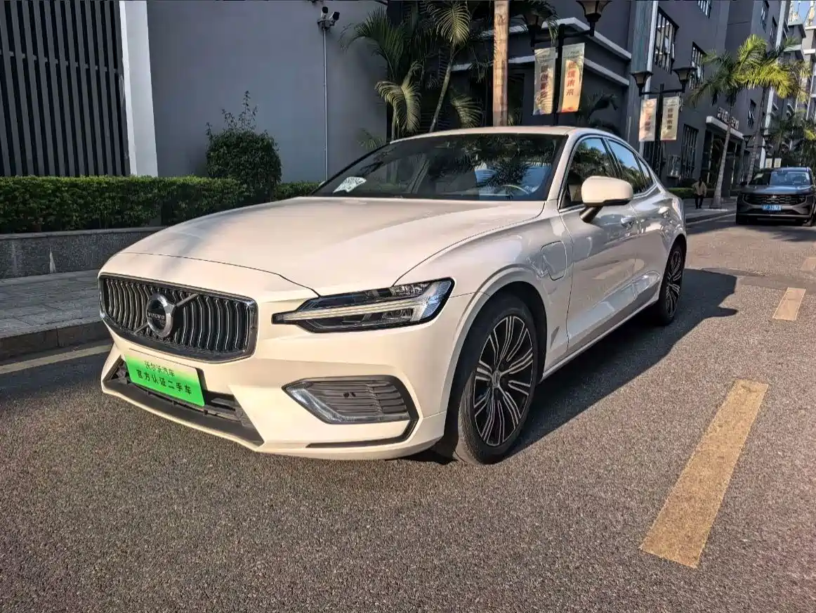 2021 Volvo S60 Plug-in Hybrid