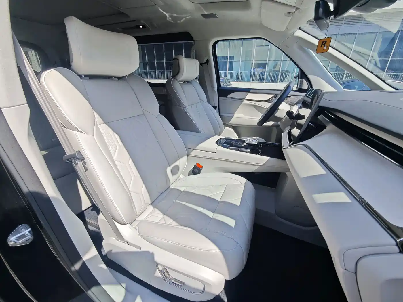 Volvo EM90 2024 2025 Ultra Six-Seater