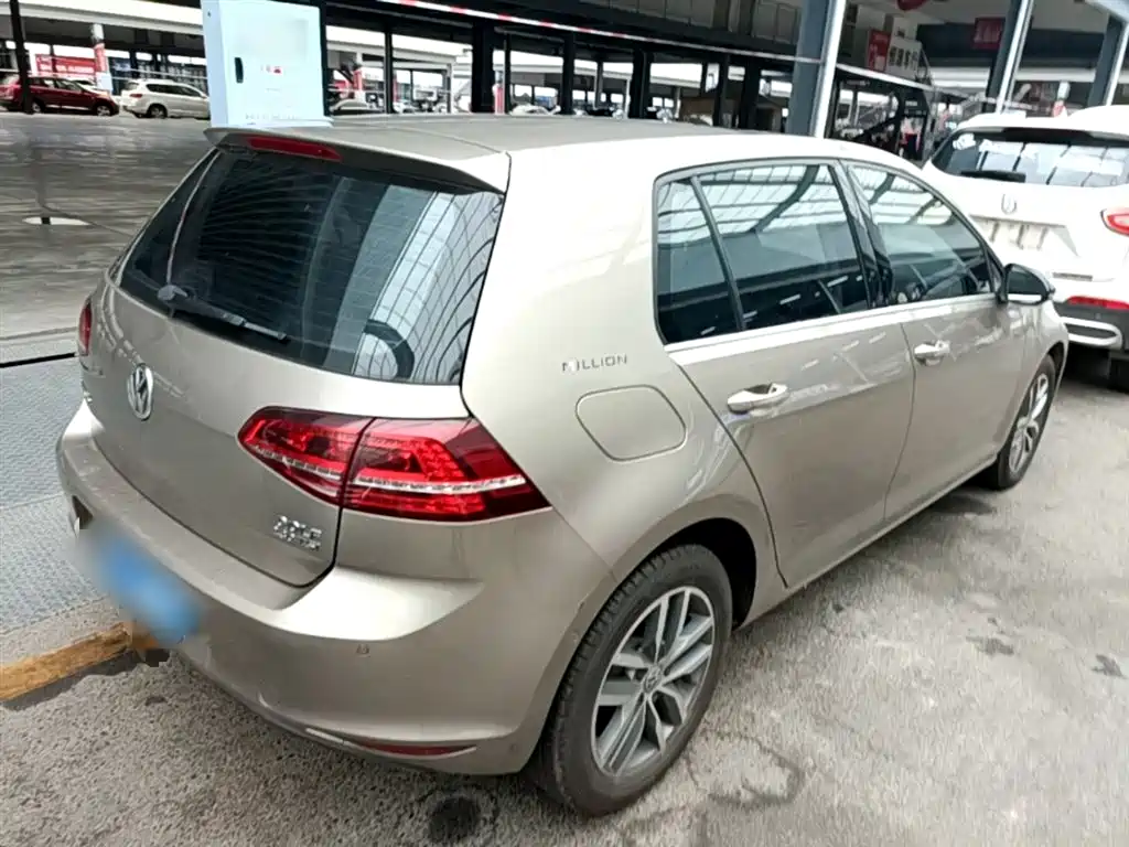 Volkswagen Golf 2017 230TSI Auto Luxury Millionth Anniversary Edition фото 7