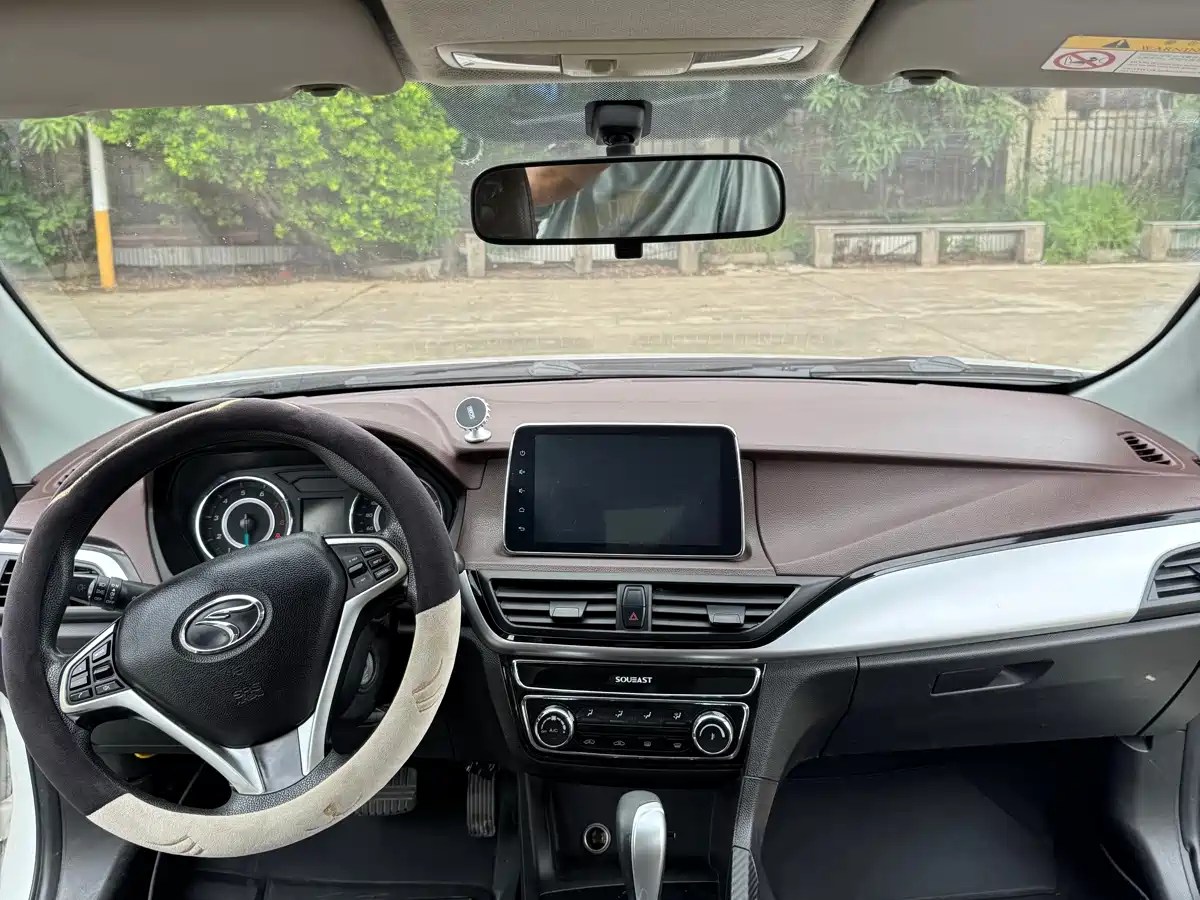 Soueast A5 Wing Dance 2020 2019 1.5L CVT Luxury Edition China V