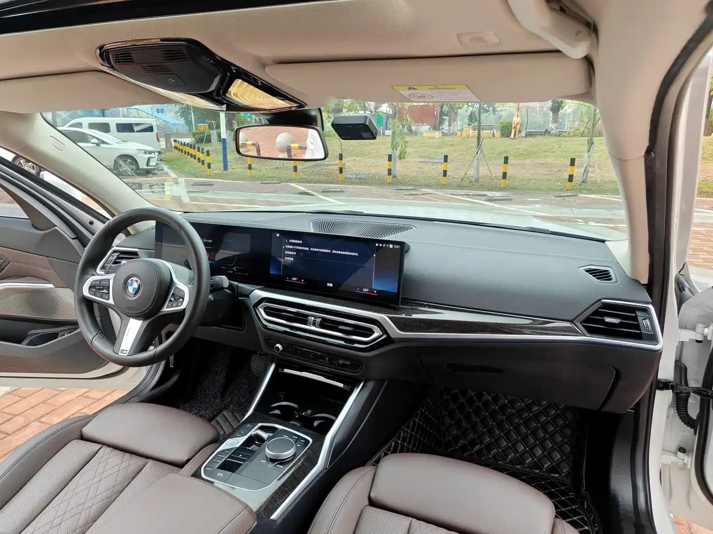 BMW 3 Series 2023 325Li M Sport Package фото 12