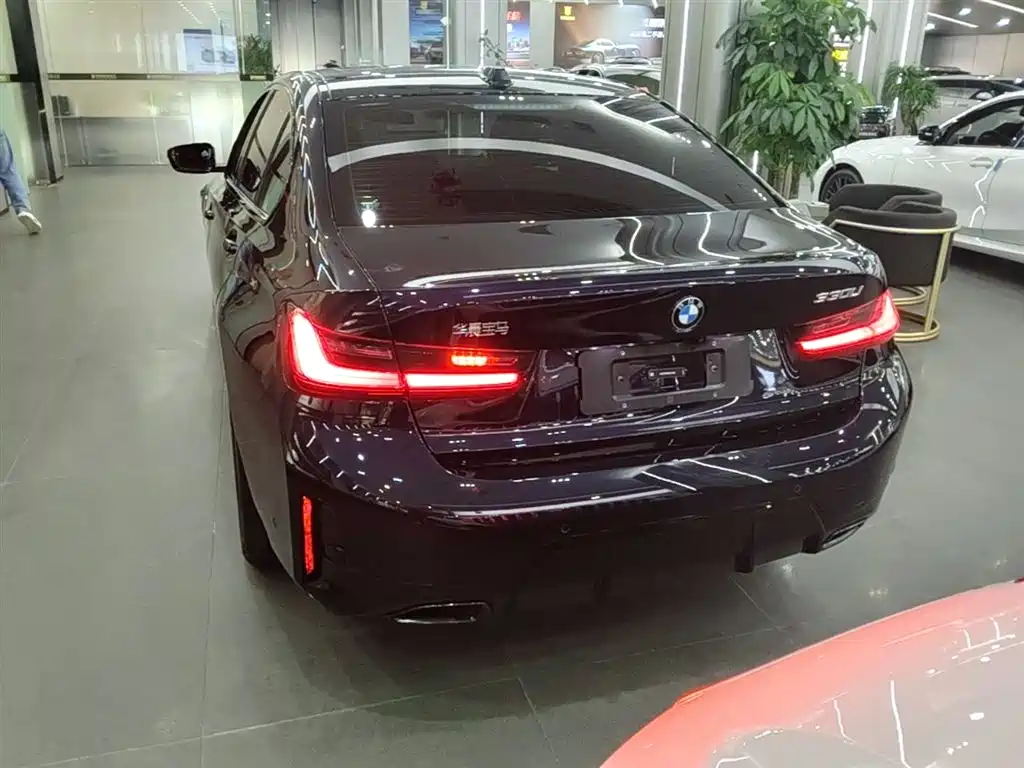 BMW 3 Series 2025 330Li M Sport Night Edition фото 6