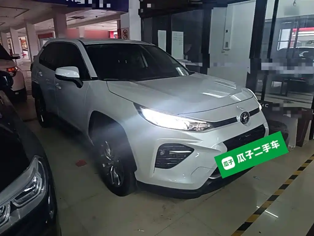 Toyota Wildlander 2023 2.0L CVT FWD Urban фото 4