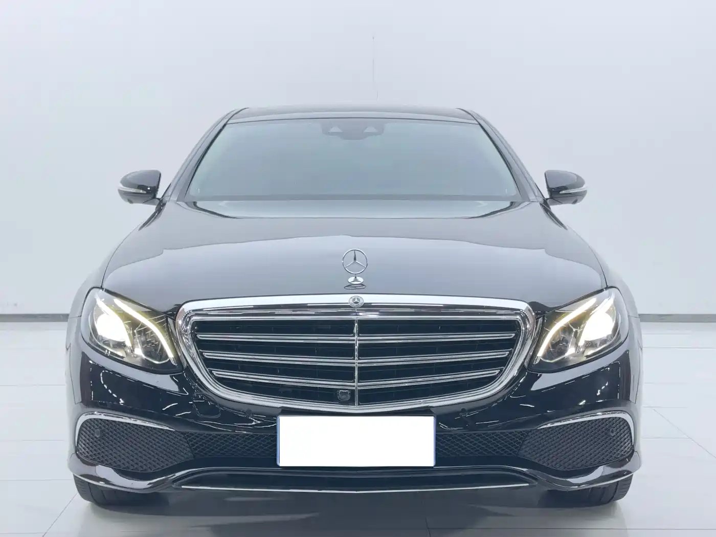 Mercedes-Benz E-Class 2020 Facelift E 300 L Sport Exclusive фото 2