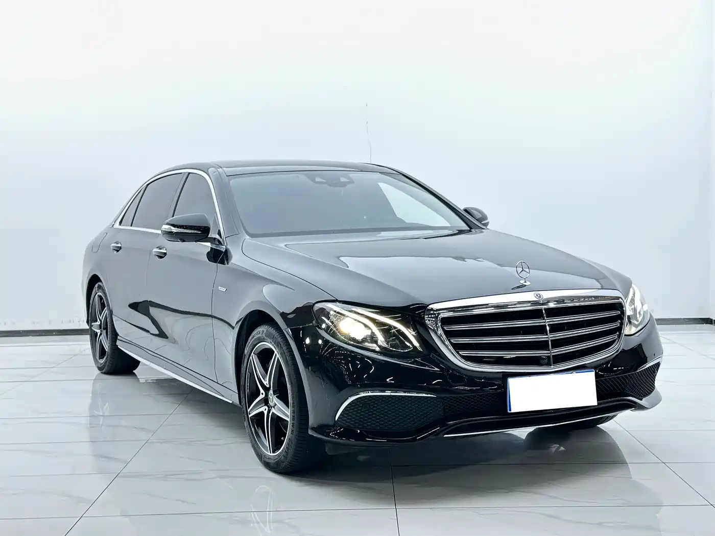 Mercedes-Benz E-Class 2020 Facelift E 300 L Sport Exclusive фото 3