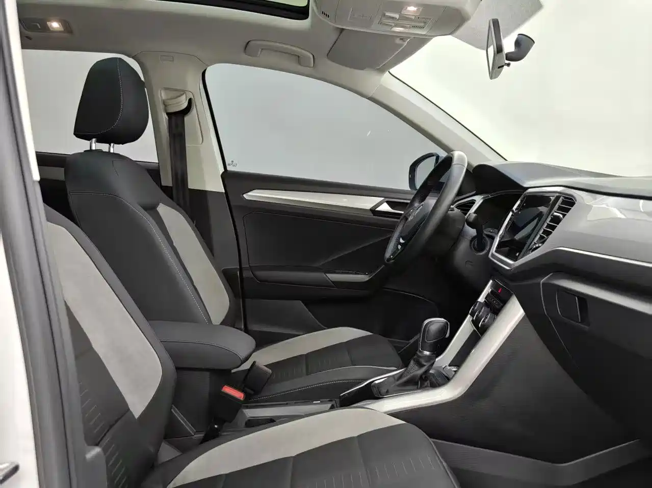 Volkswagen T-Roc, миниатюра 18