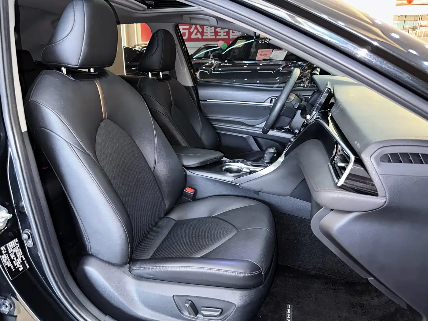 Toyota Camry 2021 Hybrid 2.5HGVP Leading Edition фото 13