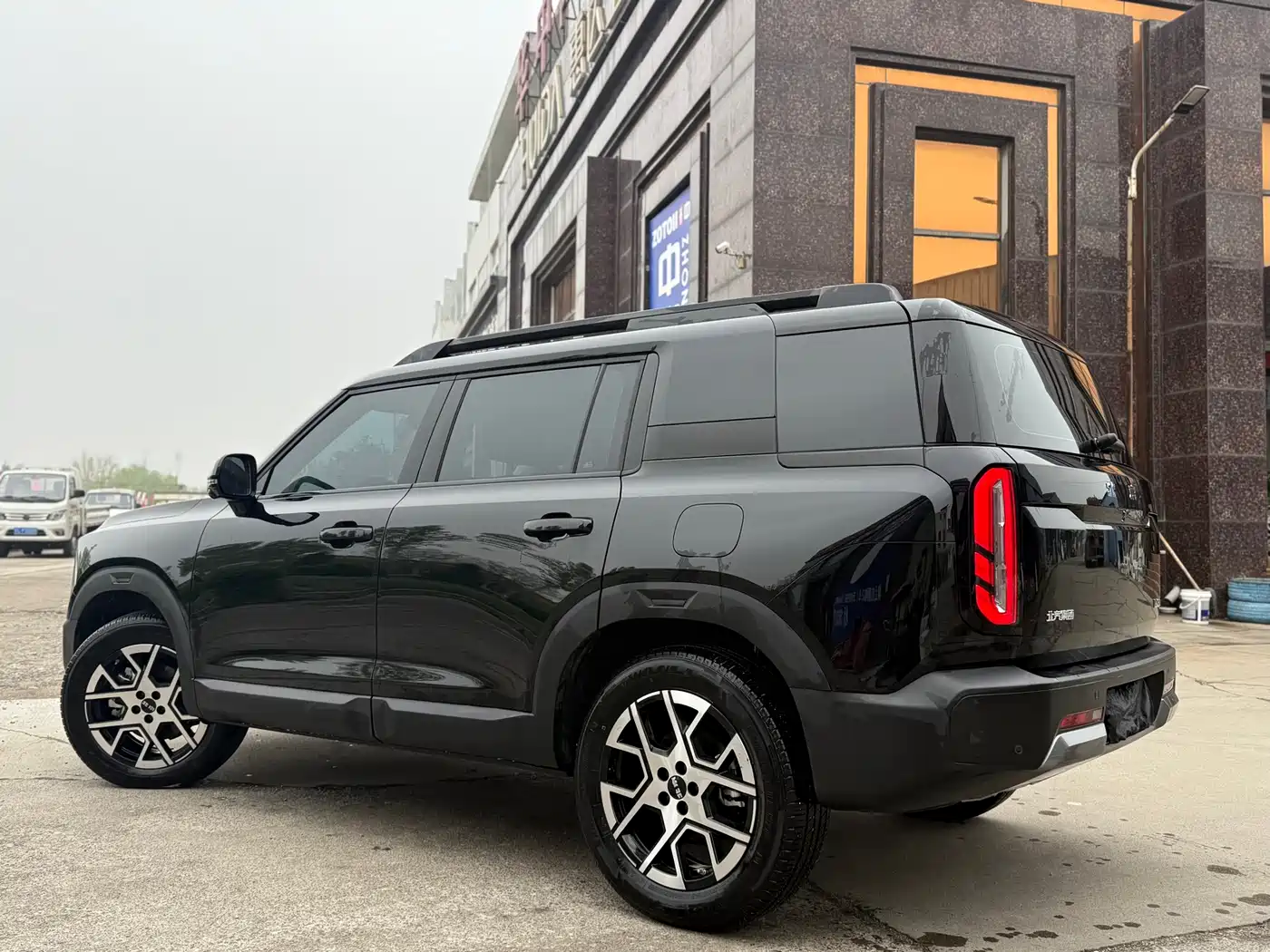 BAIC ORV Beijing Off-Road BJ30 2026 Traveller 1.5T Hybrid Standard Edition фото 4