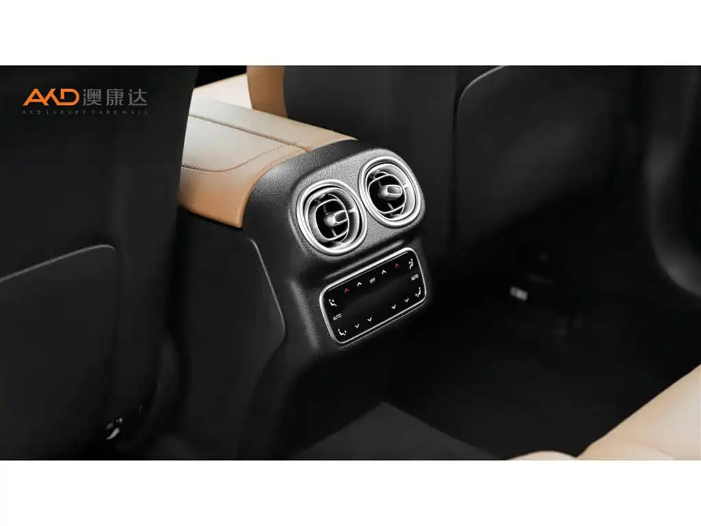 Mercedes-Benz GLC 2024 Facelift GLC 260 L 4MATIC Luxury 5-seater фото 9