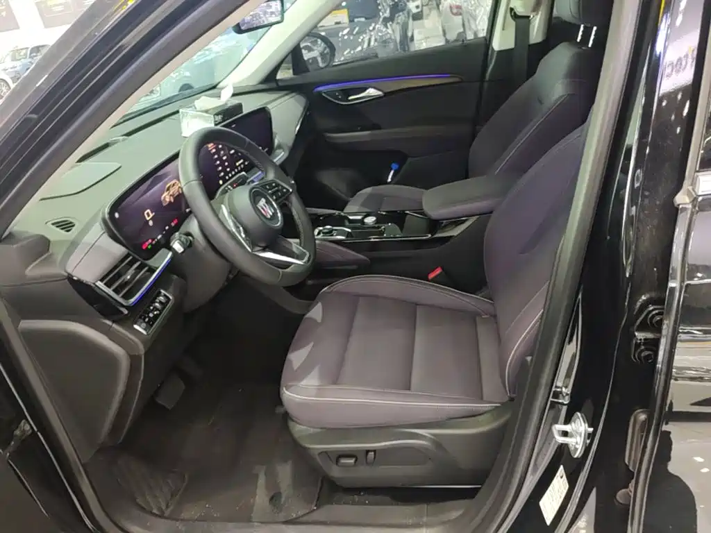 Buick Envision Plus 2026 2026 Envision Plus 28T FWD Base