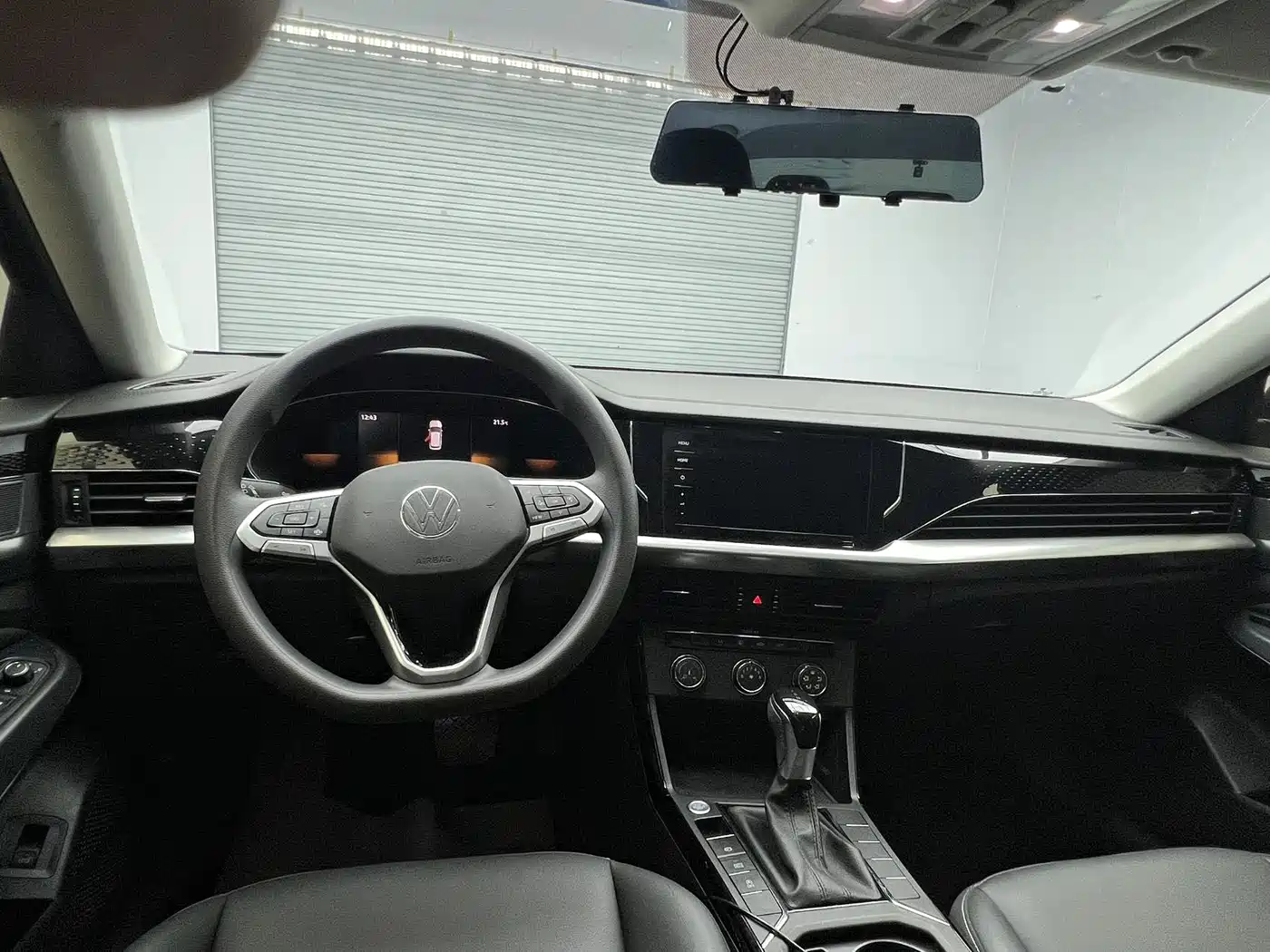 Volkswagen Passat 2022 280TSI Business Edition фото 13