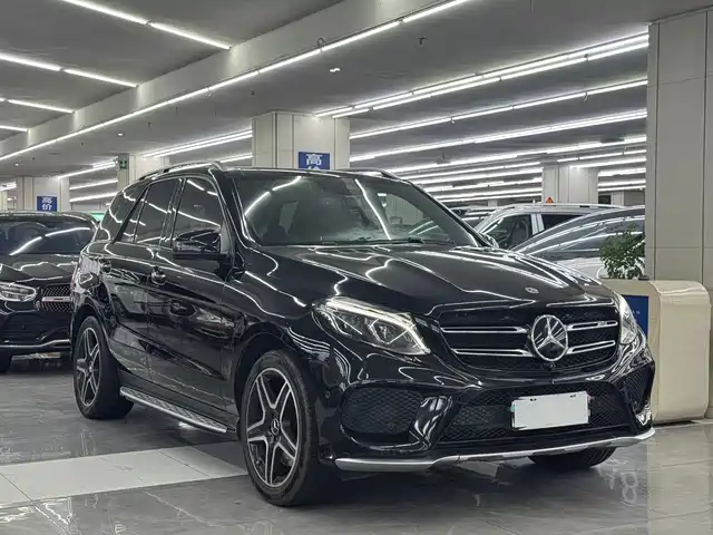 Mercedes-Benz GLE AMG 2017 AMG GLE 43 4MATIC — фото 3