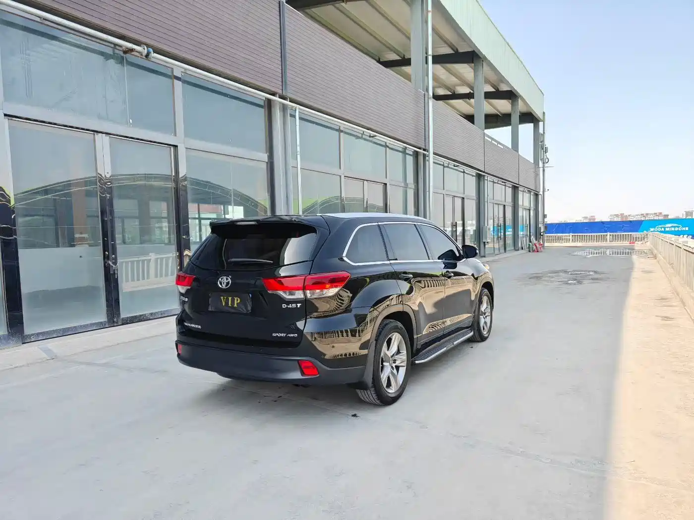 TOYOTA HIGHLANDER