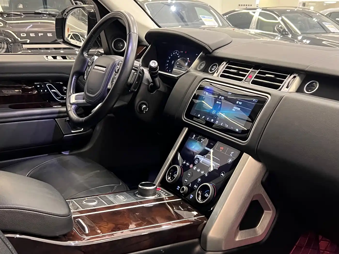 Land Rover Range Rover 2020 3.0 L6 Shengshi Edition фото 9