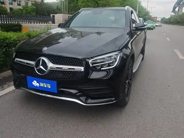 MERCEDES-BENZ GLC