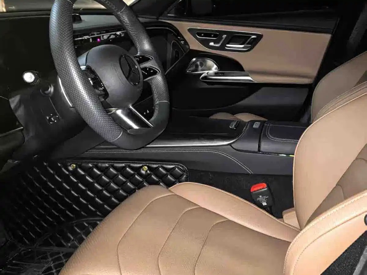 Photo 4 - Mercedes-Benz E-Class