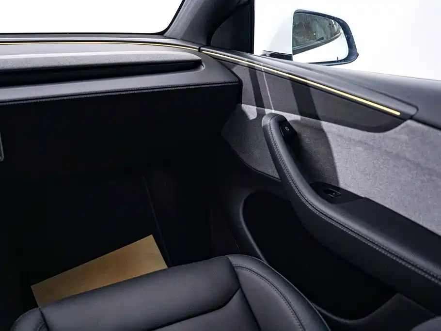 Photo 23 - Tesla Model Y