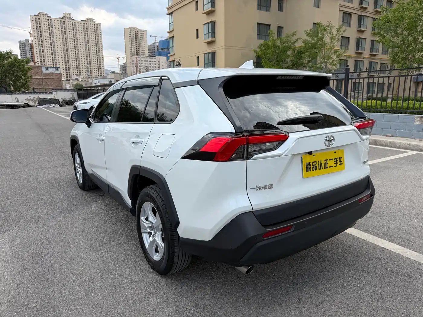 Toyota RAV4 Rongfang 2022 2.0L CVT 2WD Urban Edition фото 17