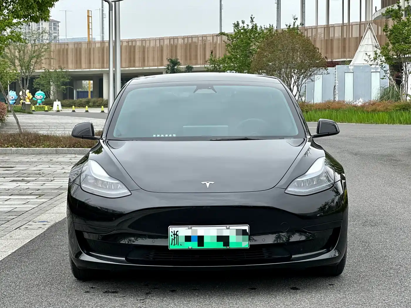 TESLA MODEL 3