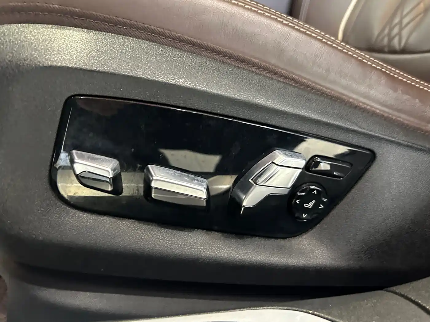 BMW 7 Series 2021 Model 730Li M Sport Package фото 9