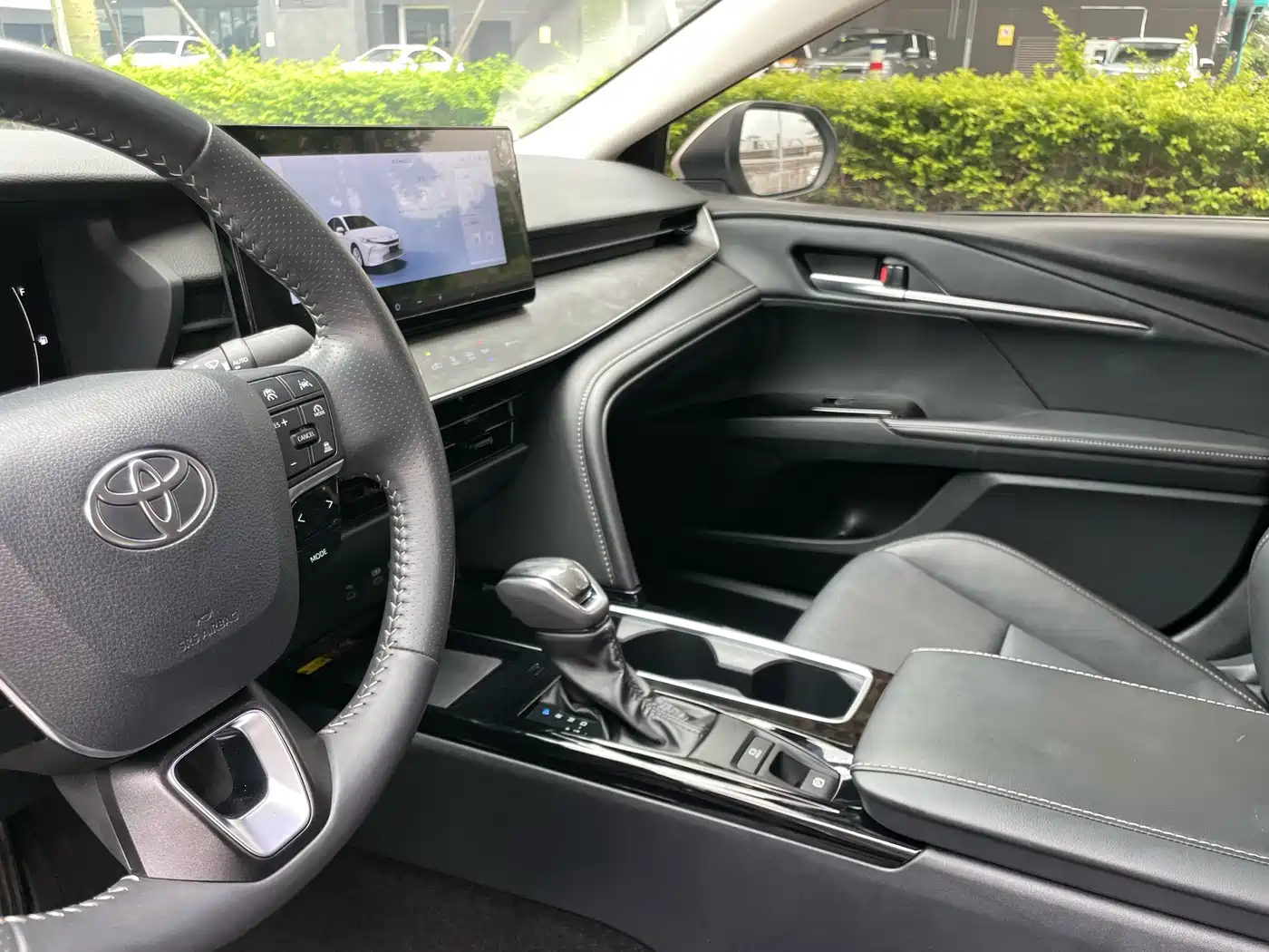 Toyota Camry 2024 Hybrid 2.0HGVP Luxury Edition фото 20