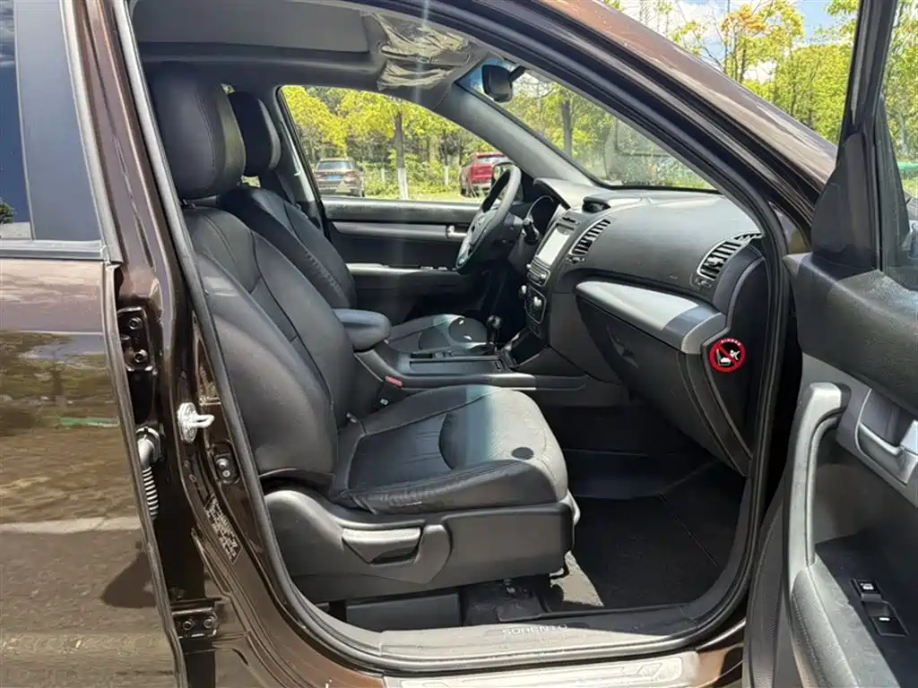 Kia Sorento 2013 2.2T 7-seat Diesel Luxury Edition фото 12