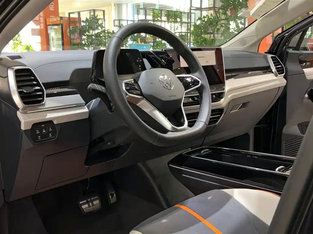 VOLKSWAGEN ID.6 CROZZ