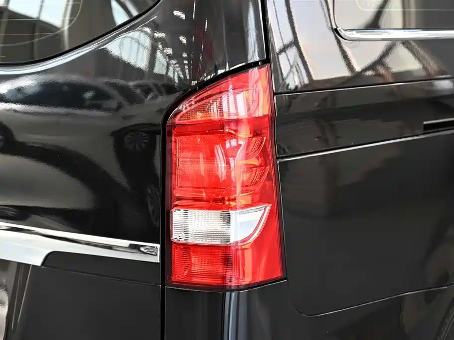 Mercedes-Benz Vito 2021 2.0T Elite 7-Seater фото 21