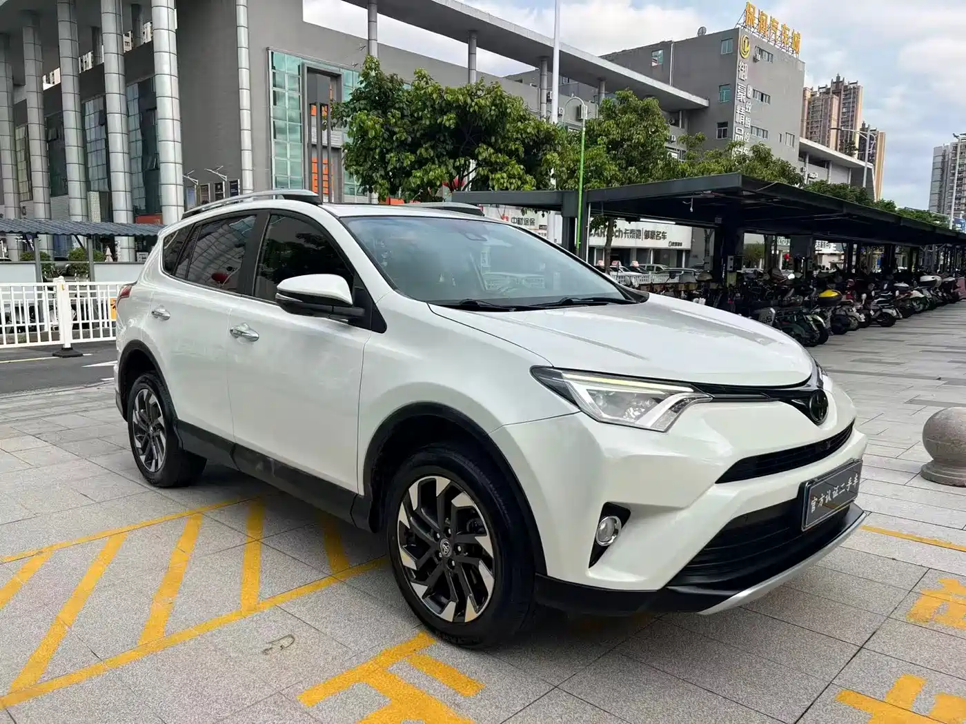 Toyota RAV4 Rongfang 2016 2.5L Automatic 4WD Premium фото 2