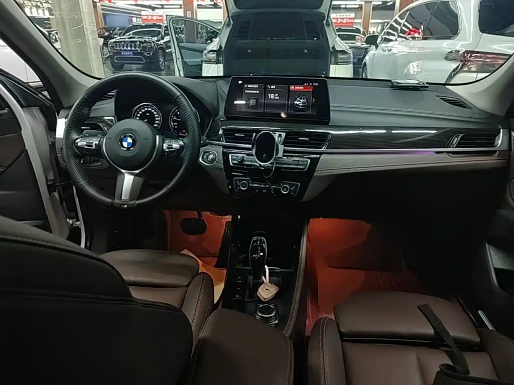 Фото 6 - BMW X1