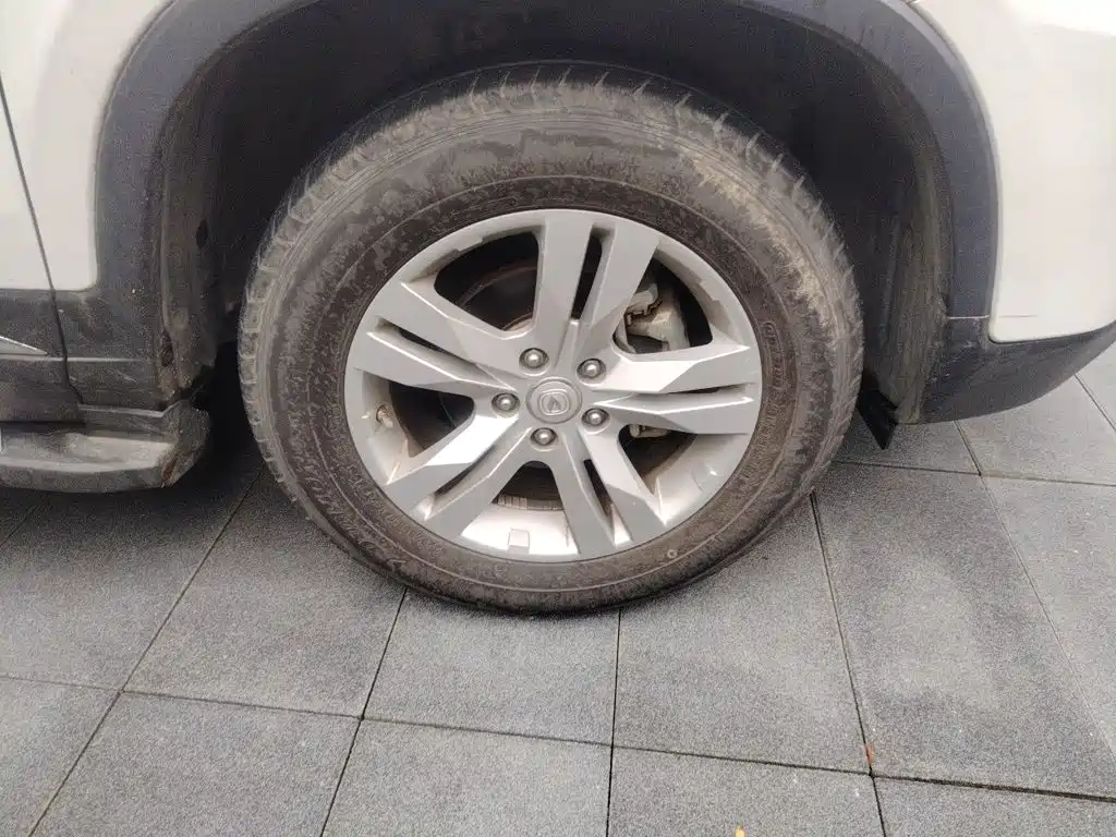 Фото 24 - Changan CS75