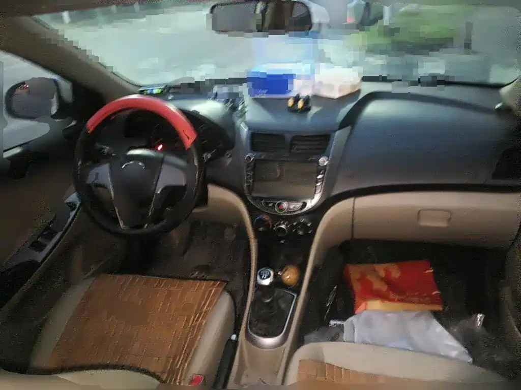 Photo 11 - Hyundai Verna