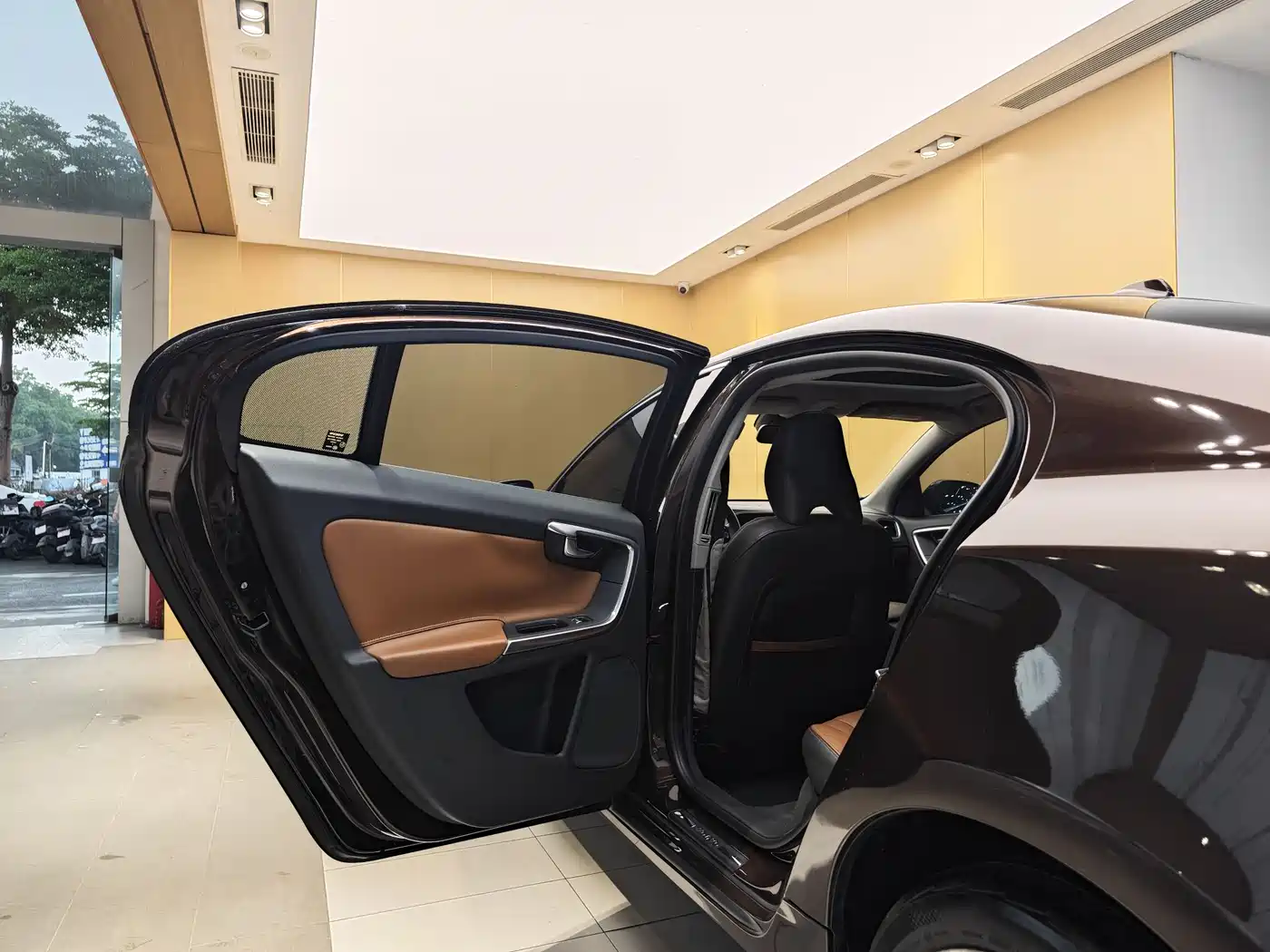 Фото 20 - Volvo S60